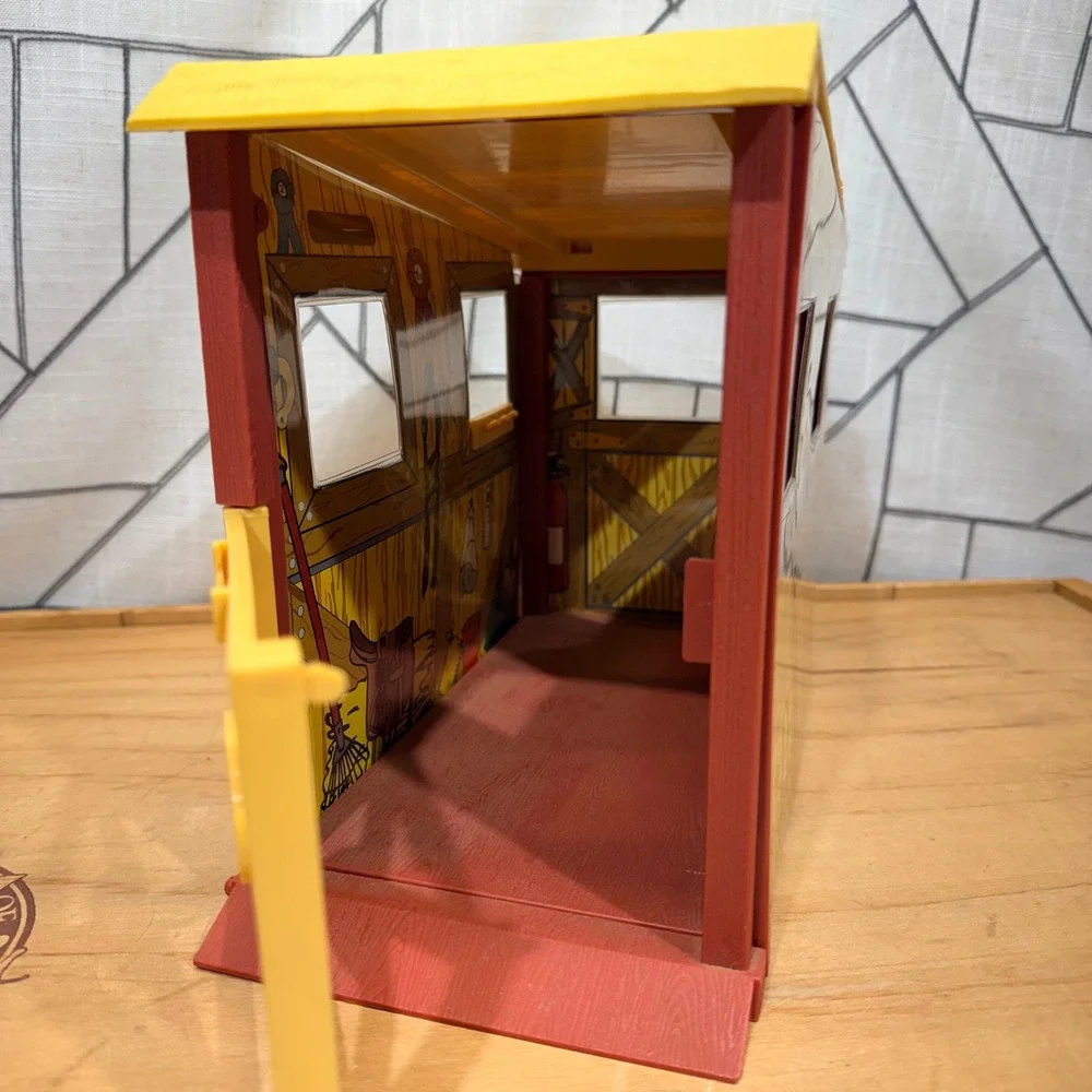 Vintage Grand Champions Horse Stall Stable Red‎ Yellow Marchon Toy Playset Piece